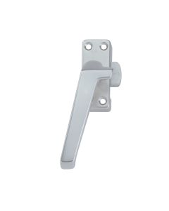 RAAMBOOM LINKS MET NOK AXA